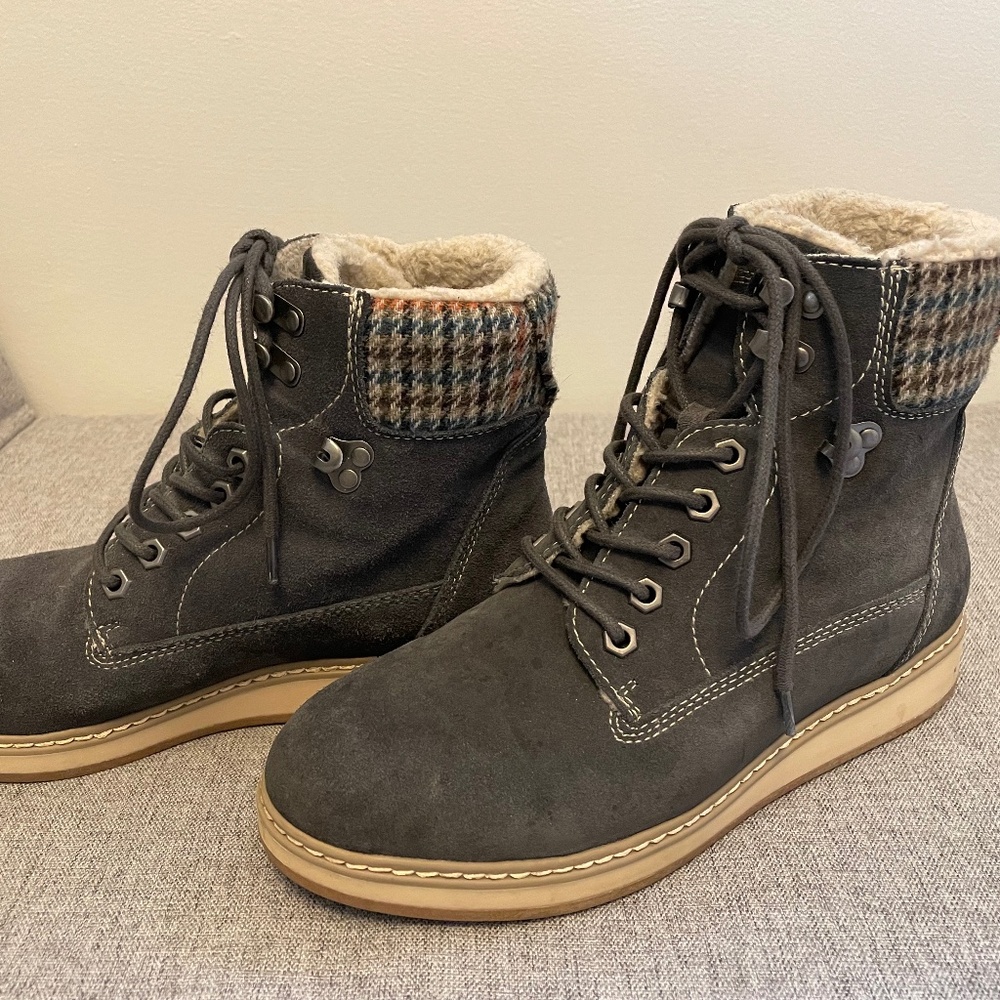 White Mtn Women Winter Boot size 8M